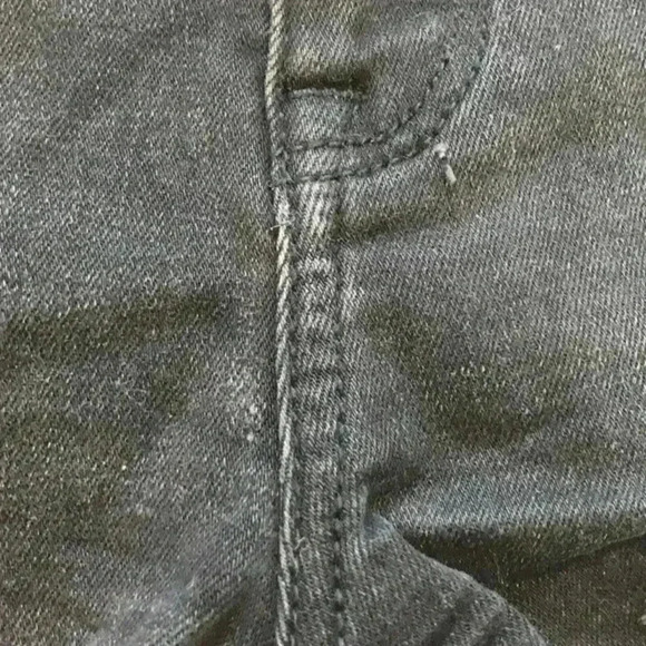 American eagle high rise shortie ripped black shorts in size 4 - Picture 3 of 6